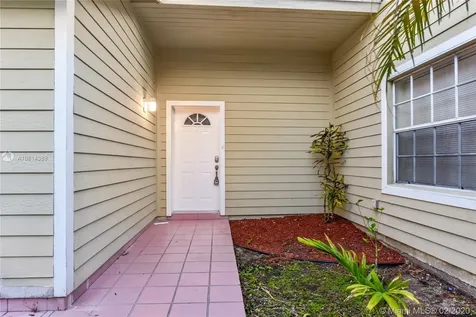 14502 SW 142nd Court Circle S Miami FL 33186