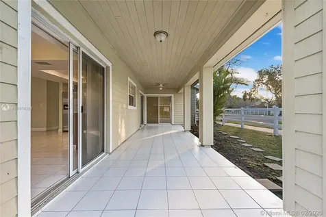 14502 SW 142nd Court Circle S Miami FL 33186