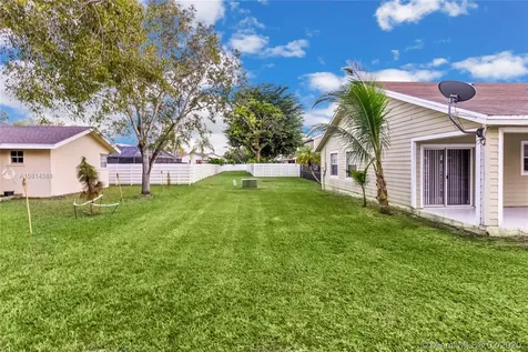14502 SW 142nd Court Circle S Miami FL 33186