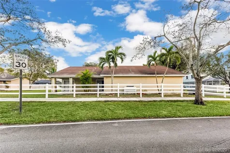 14502 SW 142nd Court Circle S Miami FL 33186