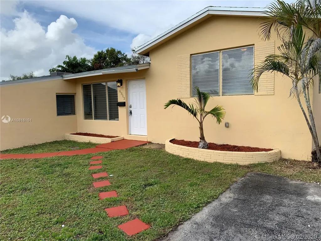 6813 SW 11th Street Pembroke Pines FL 33023