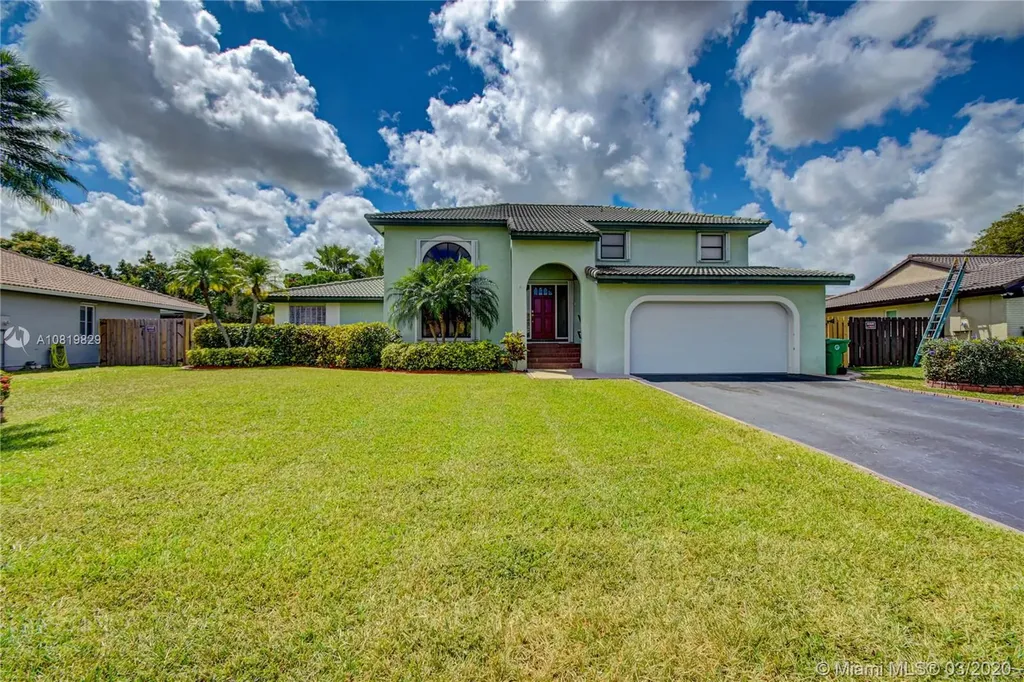 6851 W Wedgewood Avenue Davie FL 33331
