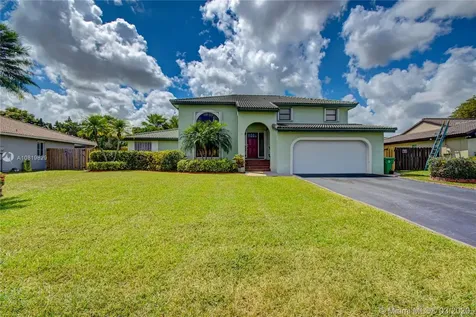 6851 W Wedgewood Avenue Davie FL 33331