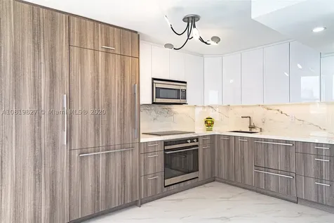 6423 Collins Avenue Miami Beach FL 33141