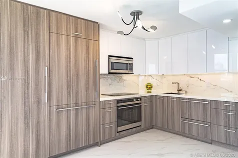 6423 Collins Avenue Miami Beach FL 33141