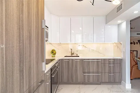 6423 Collins Avenue Miami Beach FL 33141