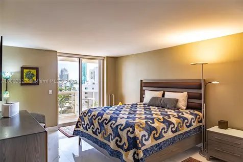 6423 Collins Avenue Miami Beach FL 33141