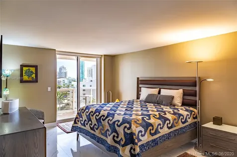 6423 Collins Avenue Miami Beach FL 33141