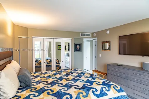 6423 Collins Avenue Miami Beach FL 33141