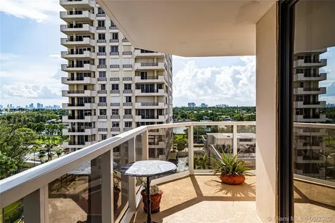 6423 Collins Avenue Miami Beach FL 33141