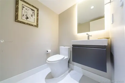 6423 Collins Avenue Miami Beach FL 33141