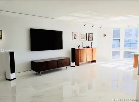 6423 Collins Avenue Miami Beach FL 33141
