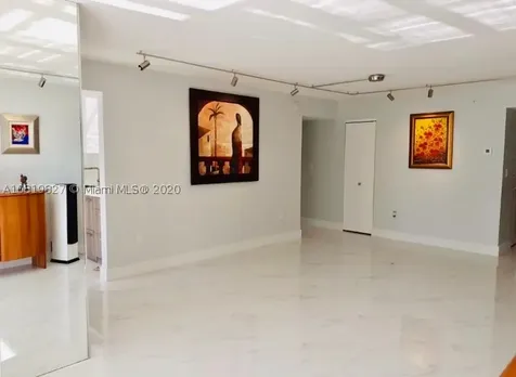 6423 Collins Avenue Miami Beach FL 33141