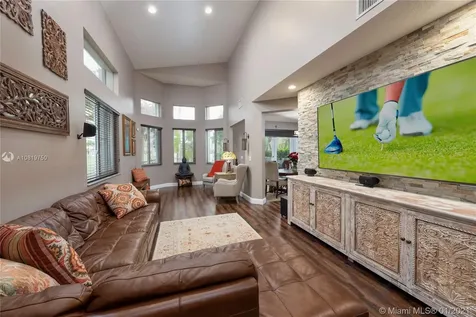 1181 SW 158th Avenue Pembroke Pines FL 33027