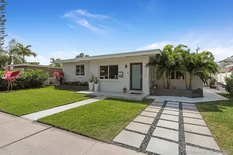 7536 Buccaneer Avenue North Bay Village FL 33141