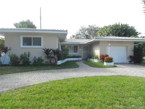 1190 Dove Avenue Miami Springs FL 33166