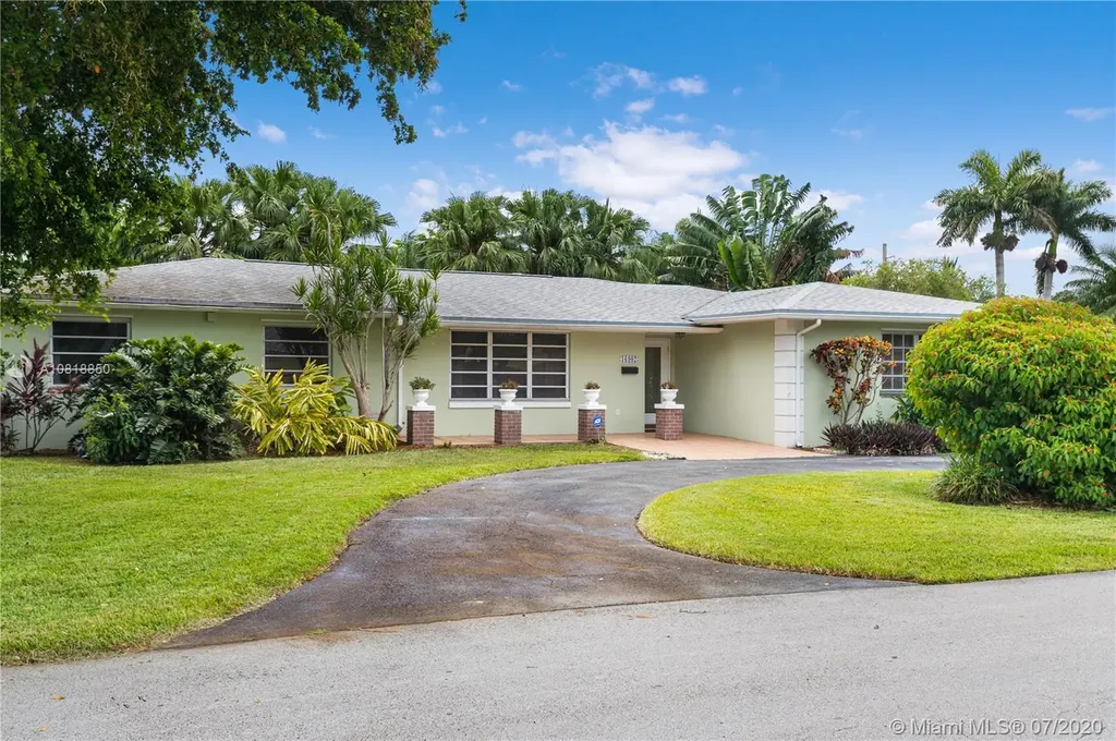 16902 SW 86th Avenue Palmetto Bay FL 33157