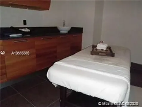 2950 NE 188th Street Aventura FL 33180
