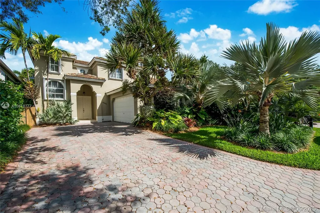 9045 SW 160th Terrace Palmetto Bay FL 33157