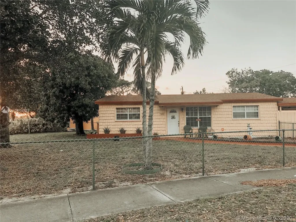 7201 Arthur Street Hollywood FL 33024