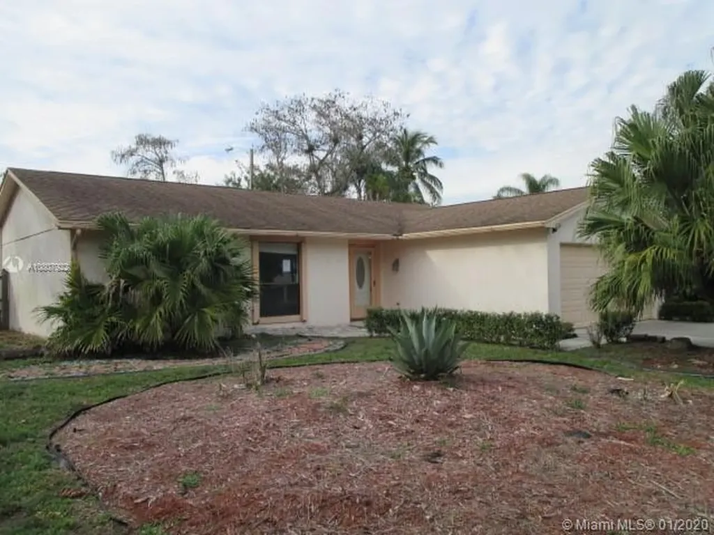 105 Cambridge Lane Royal Palm Beach FL 33411