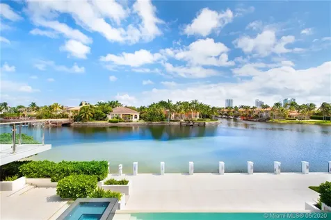1215 Diplomat Parkway Hollywood FL 33019
