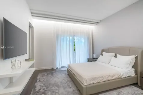 7021 Fisher Island Drive Miami Beach FL 33109