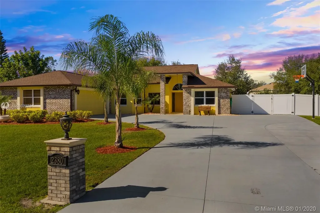 2380 Nightingale Lane Kissimmee FL 34746