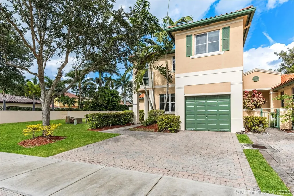 8395 NW 143rd Terrace Miami Lakes FL 33016