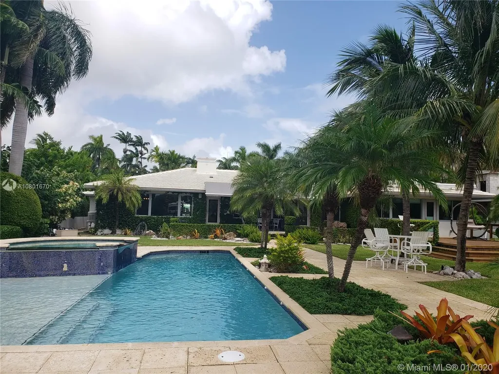 1130 N Southlake Drive Hollywood FL 33019