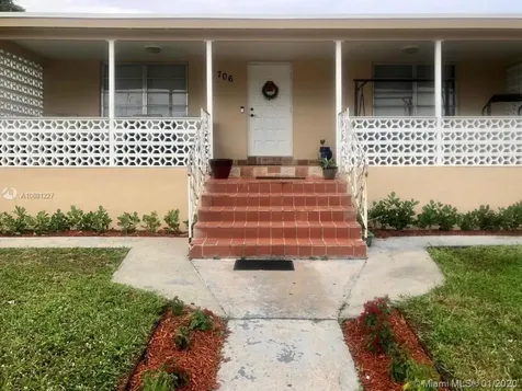706 E 40th Street Hialeah FL 33013