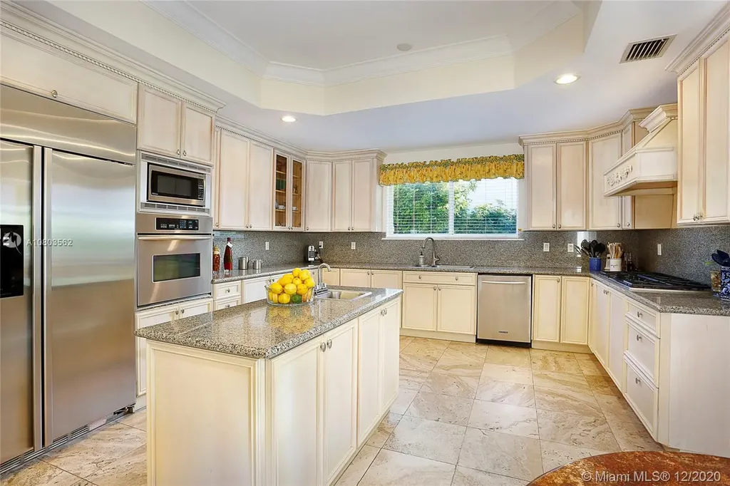 460 Palmwood Lane Key Biscayne FL 33149