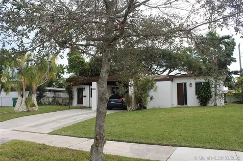 9930 Jamaica Drive Cutler Bay FL 33189