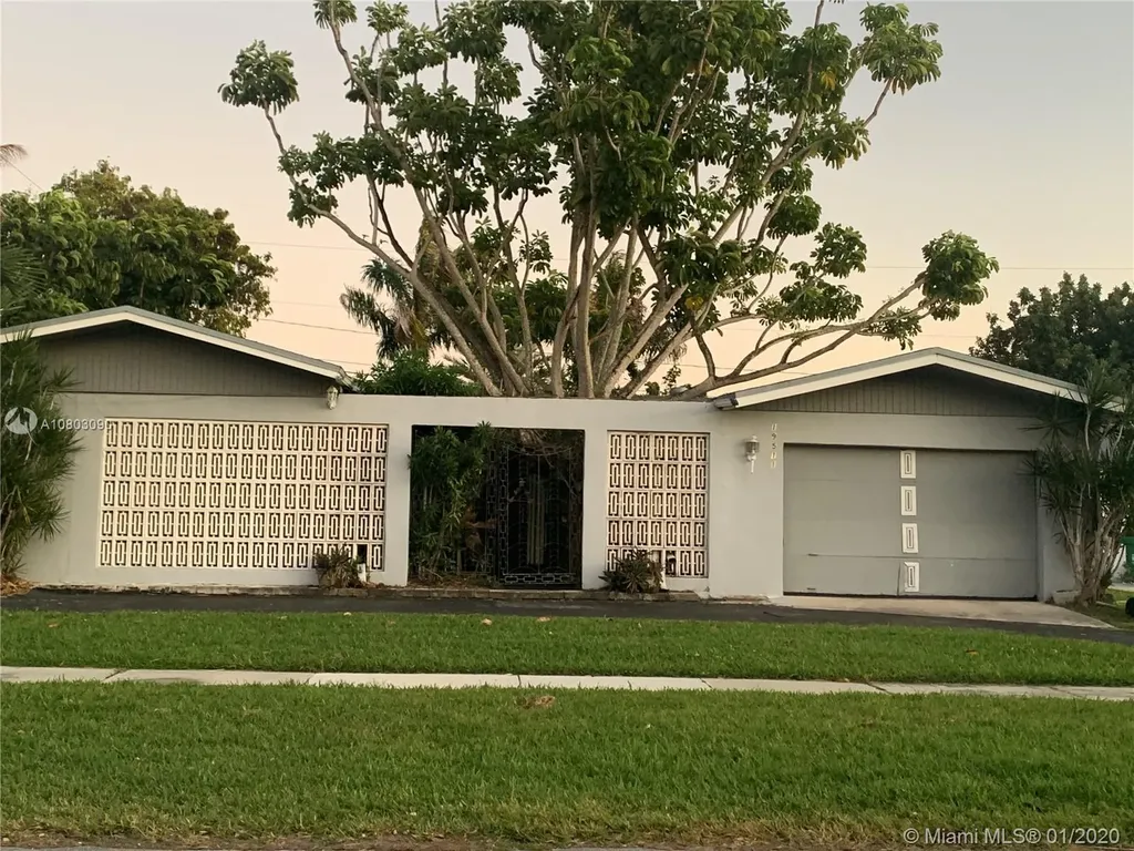 19511 Belmont Drive Cutler Bay FL 33157
