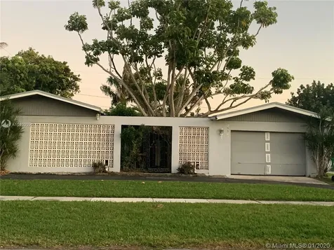 19511 Belmont Drive Cutler Bay FL 33157