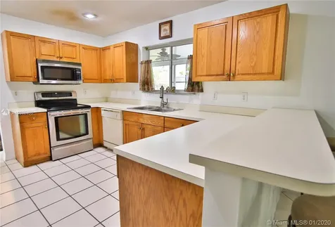 10713 SW 14th Place Davie FL 33324
