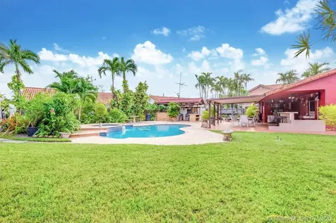 9950 SW 27th Terrace Miami FL 33165