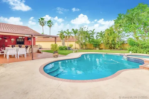 9950 SW 27th Terrace Miami FL 33165