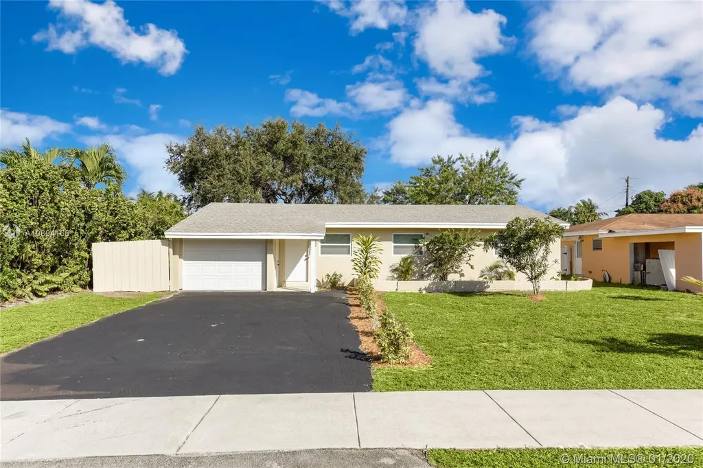 4525 NW 3rd Street Plantation FL 33317