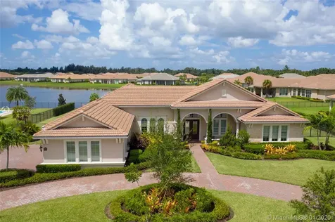 4895 E Sterling Ranch Circle Davie FL 33314