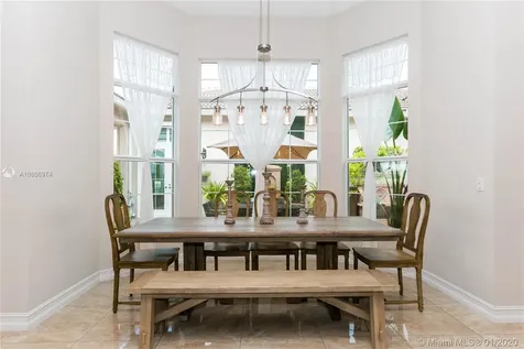 4895 E Sterling Ranch Circle Davie FL 33314