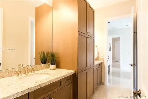 4895 E Sterling Ranch Circle Davie FL 33314