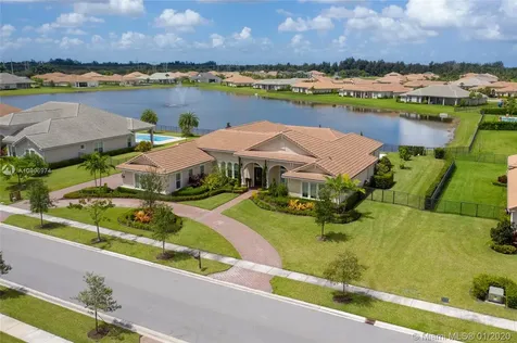 4895 E Sterling Ranch Circle Davie FL 33314