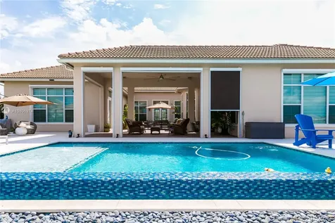 4895 E Sterling Ranch Circle Davie FL 33314