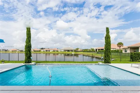 4895 E Sterling Ranch Circle Davie FL 33314