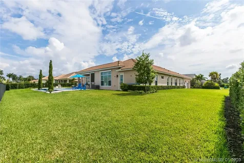 4895 E Sterling Ranch Circle Davie FL 33314