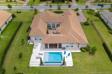 4895 E Sterling Ranch Circle Davie FL 33314
