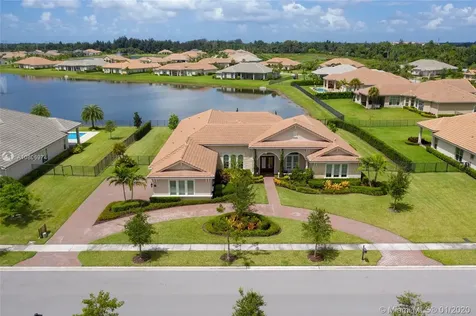4895 E Sterling Ranch Circle Davie FL 33314