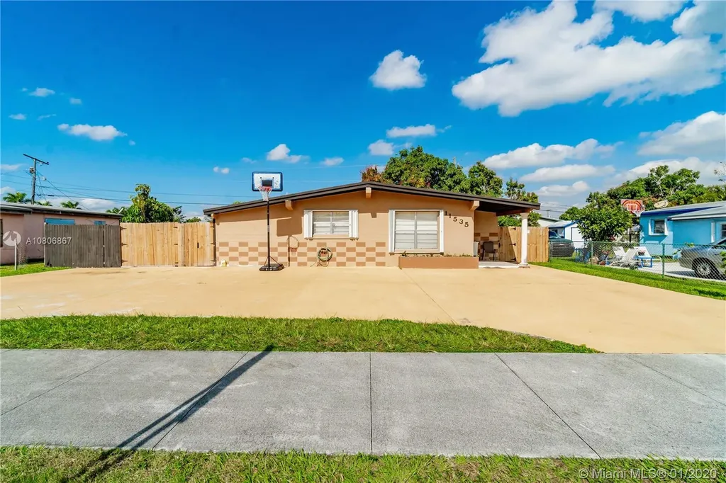 11535 Lincoln Boulevard Miami FL 33176