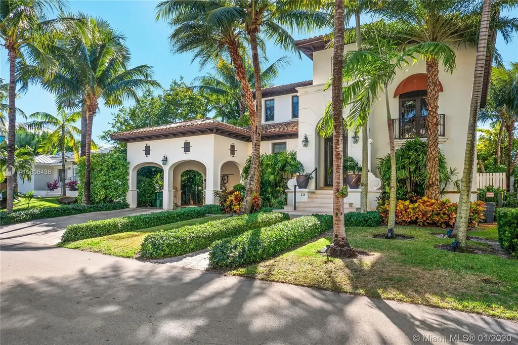 320 Palmwood Lane Key Biscayne FL 33149